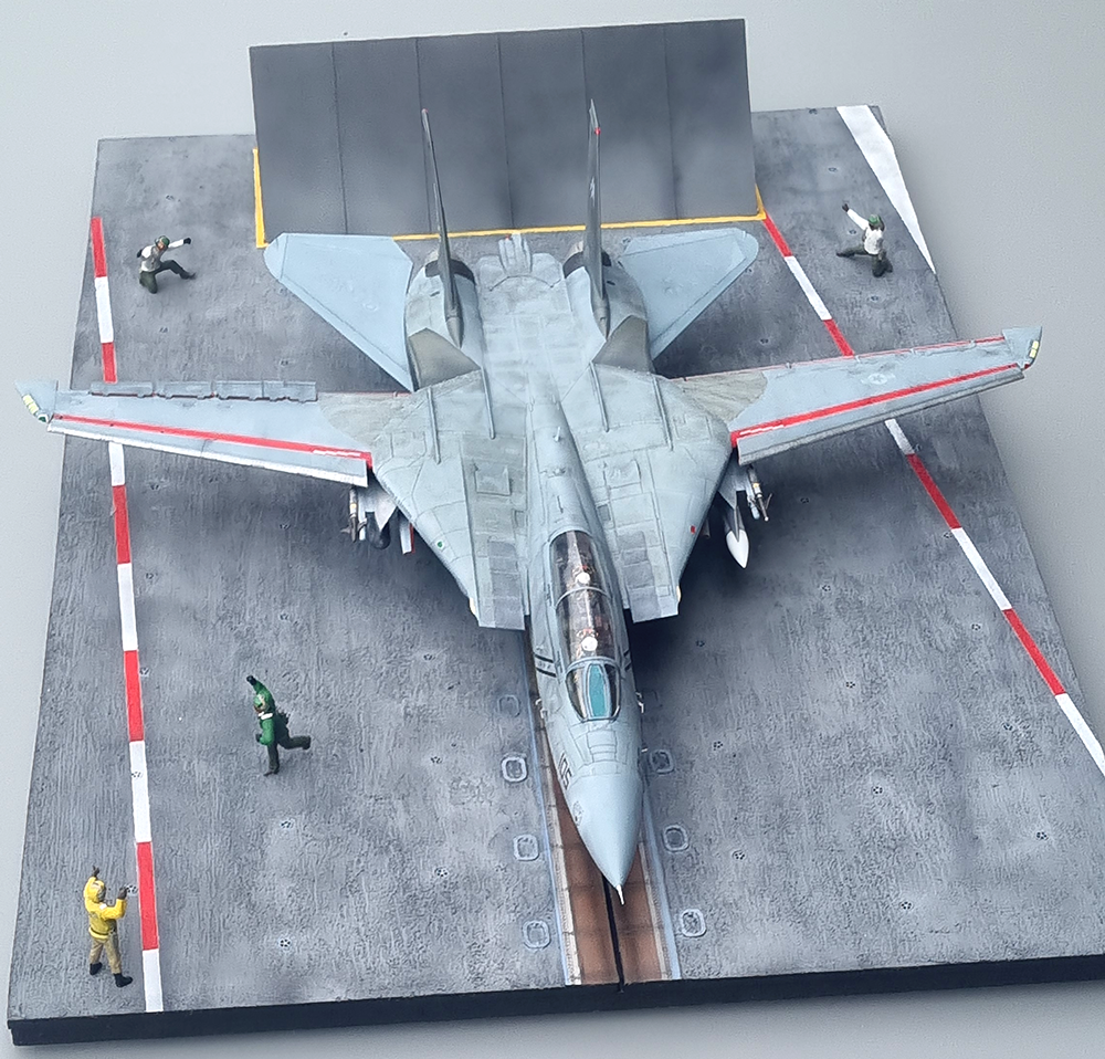 Carrier Deck Diorama: #1 Cat 2 Launch. – Red Dog's Models